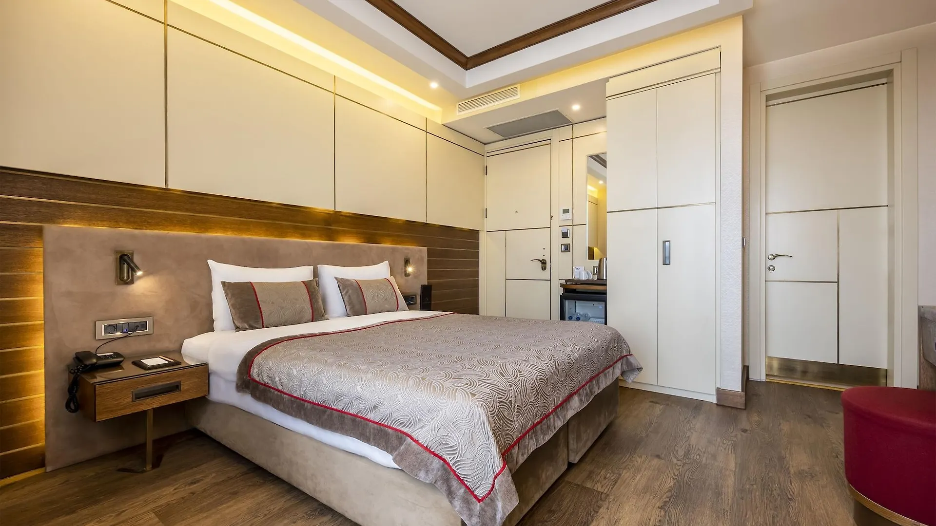 Grand Hotel De Pera Istanbul 4*,