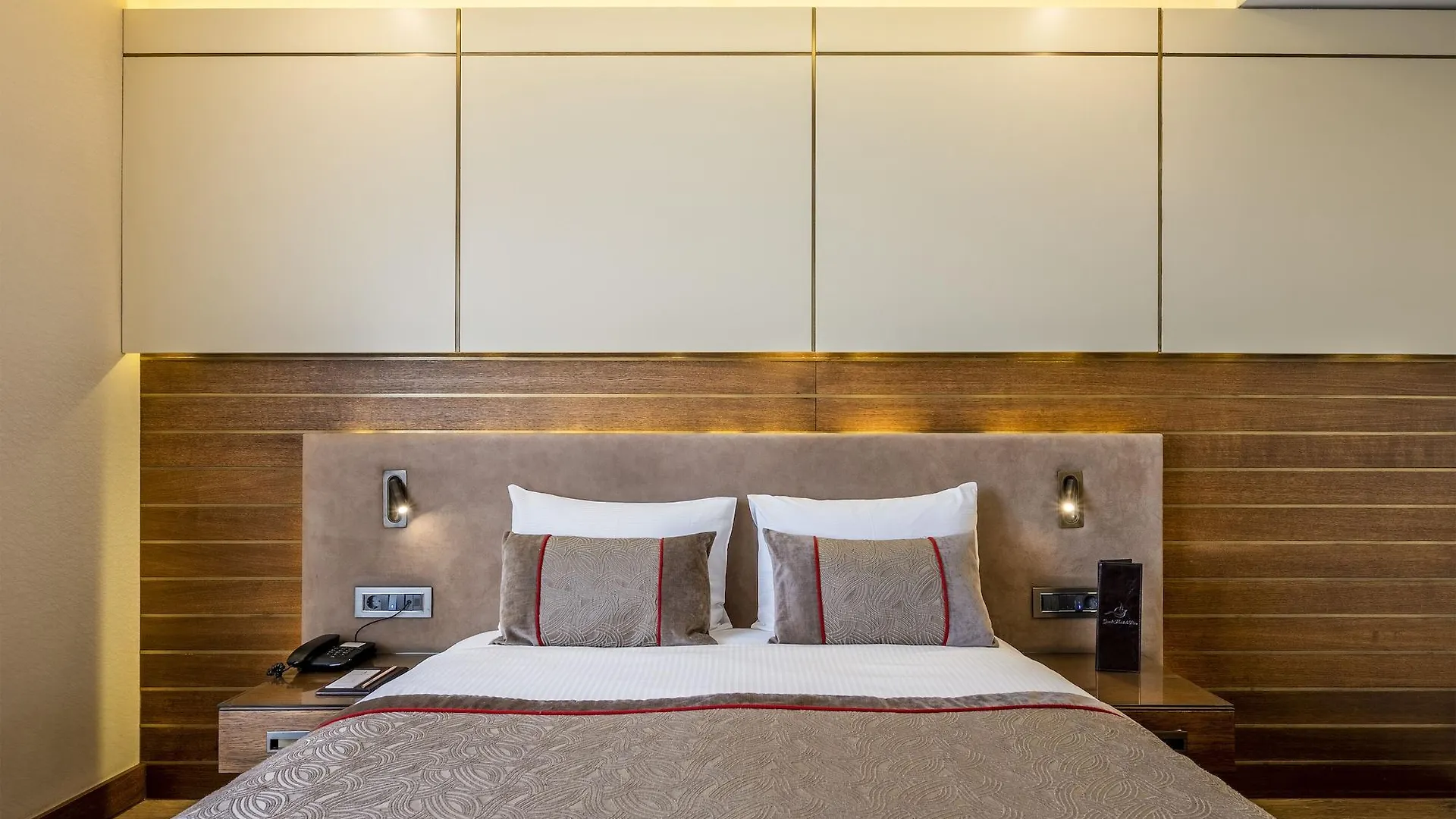 Grand Hotel De Pera Istanbul 4*,